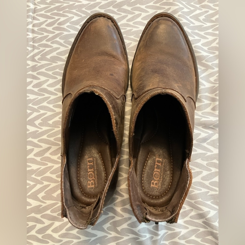 Born ankle boots 7.5